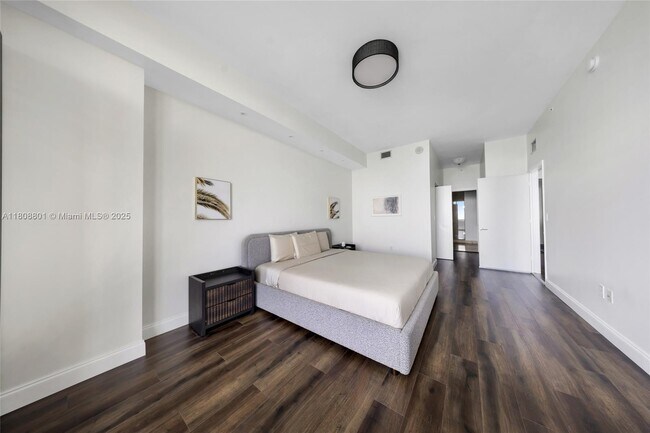 Building Photo - 7901 Hispanola Ave