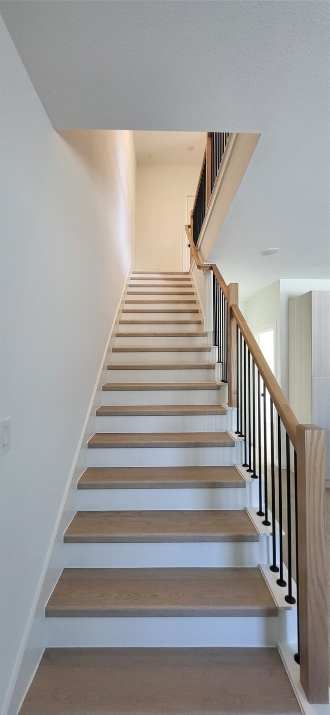 Building Photo - 1033 North Ln