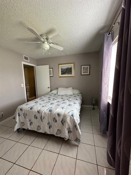 Building Photo - 325 Knotty Pine Cir