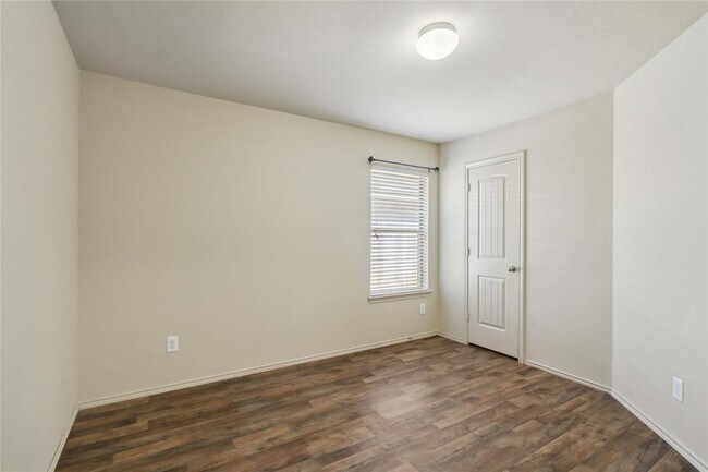 Building Photo - 7218 Alava Dr