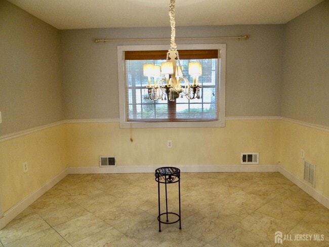 Building Photo - 514 Leawood Ave