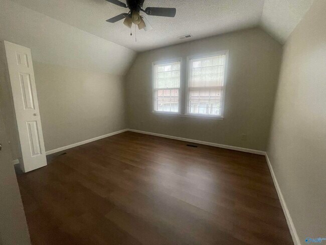 Building Photo - 1808 Hollytree Dr NW