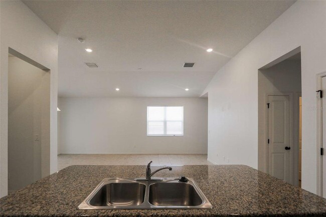 Building Photo - 7608 Sunshine Bridge Ave