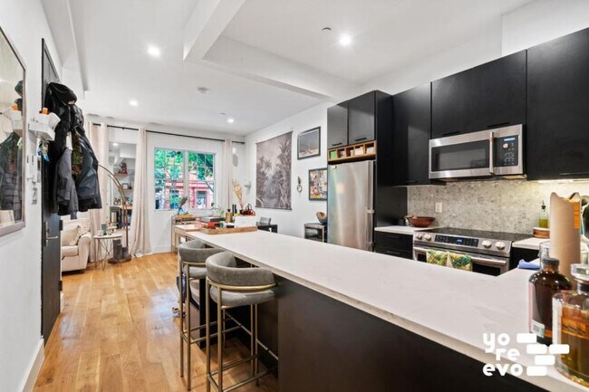 Building Photo - 2 bedroom in Brooklyn NY 11216