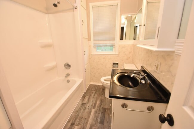 Building Photo - River Park 2 bedroom home