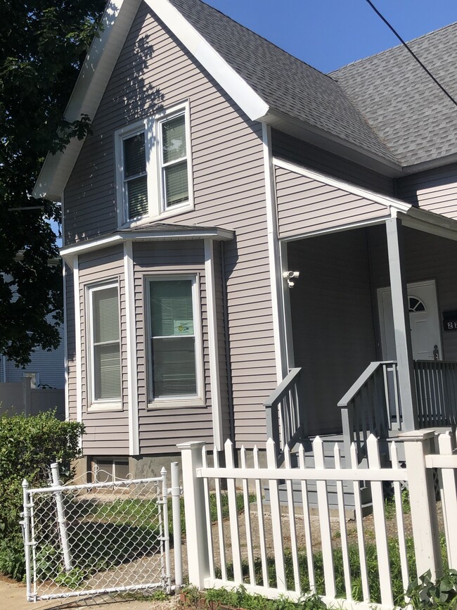 Building Photo - 274 Broad St