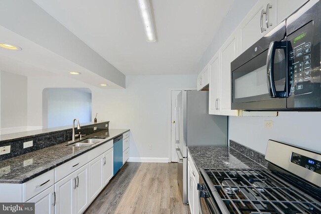 Building Photo - 938 Fairmount Ave
