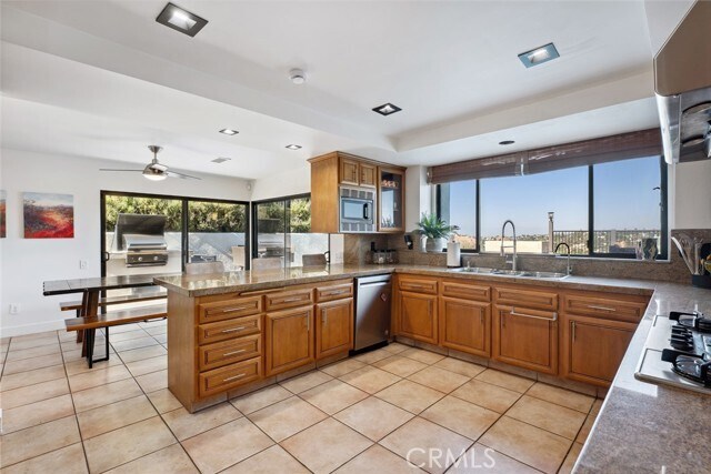 Building Photo - 4372 Park Vicente