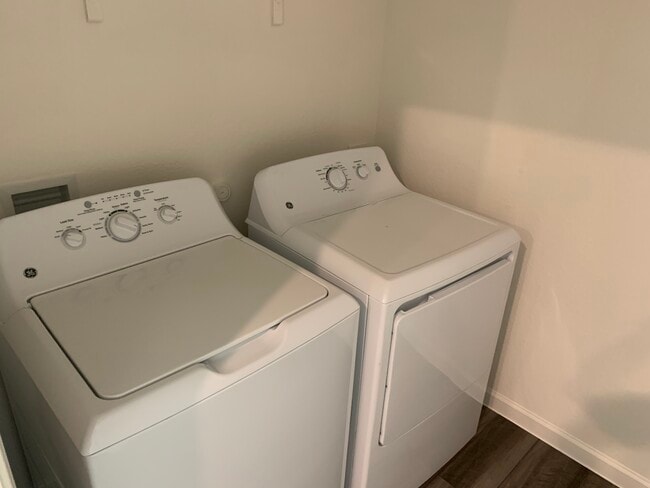 Building Photo - 3422 Marie Dr