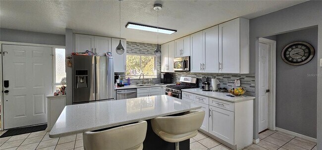 Building Photo - 10123 Fairtree Ln