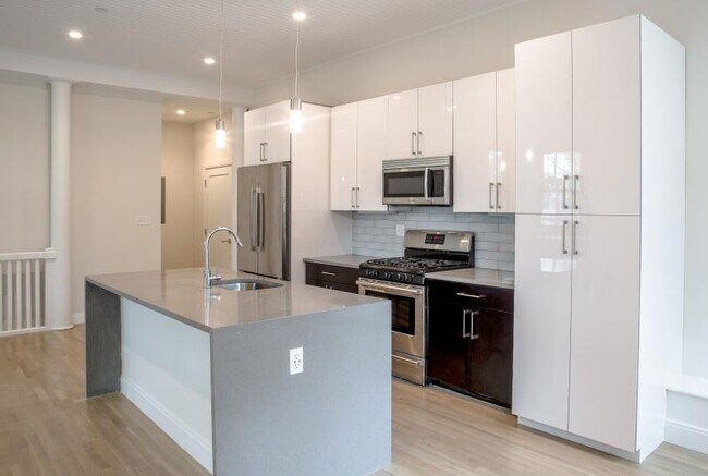 Primary Photo - 15 New St