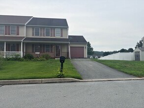Building Photo - 16 Vickilee Dr