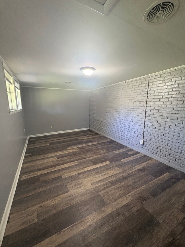 Building Photo - 1219 Biscayne Dr
