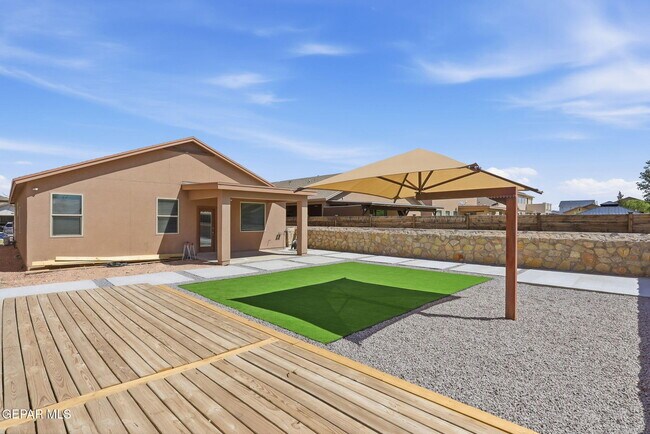 Building Photo - 14458 Vincent Kalel