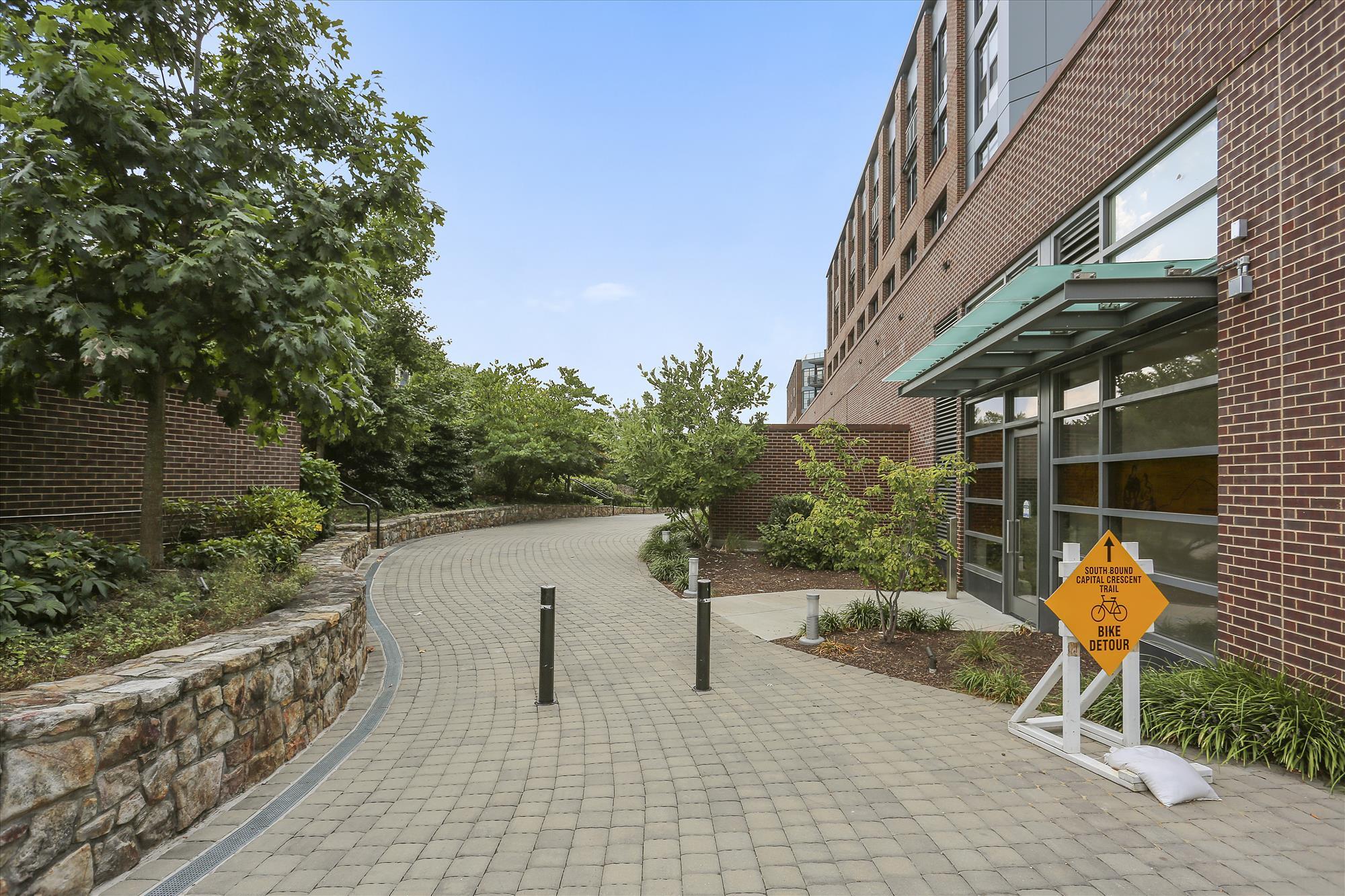 Building Photo - 10703 Hampton Mill Ter