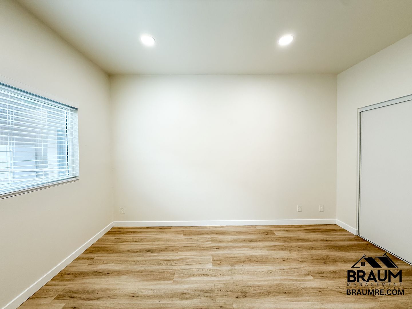 Building Photo - 11459 Collins St