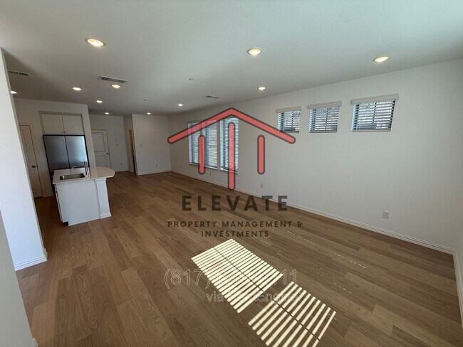 Building Photo - 724 4th St
