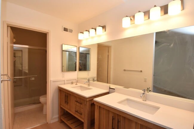 Building Photo - 4614 Corrida Cir