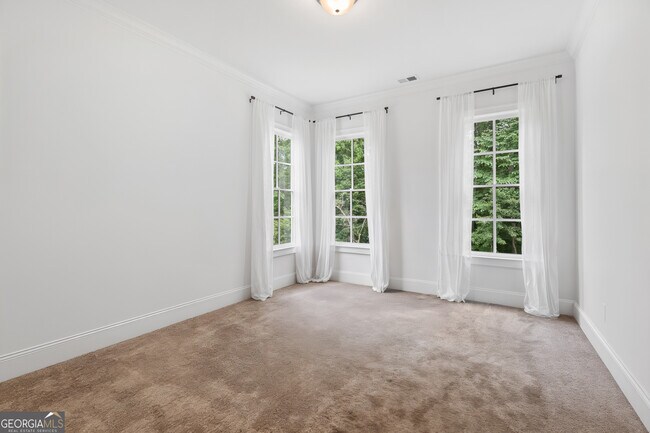 Building Photo - 2045 Kent Ct