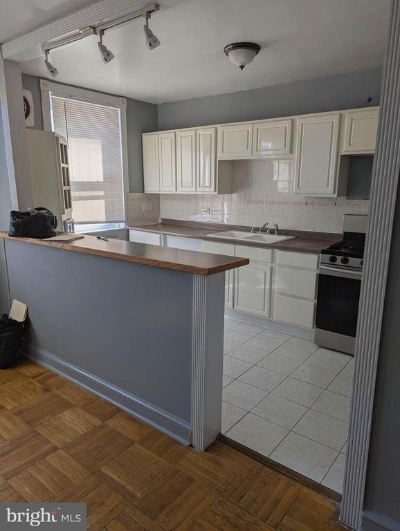 Building Photo - 6281 Souder St