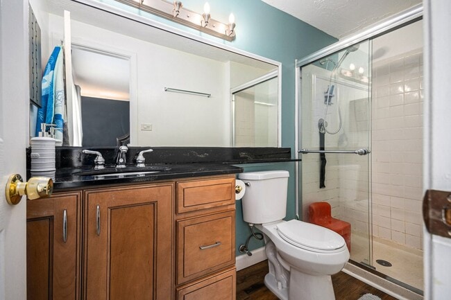 Building Photo - 1921 Williamsburg Dr