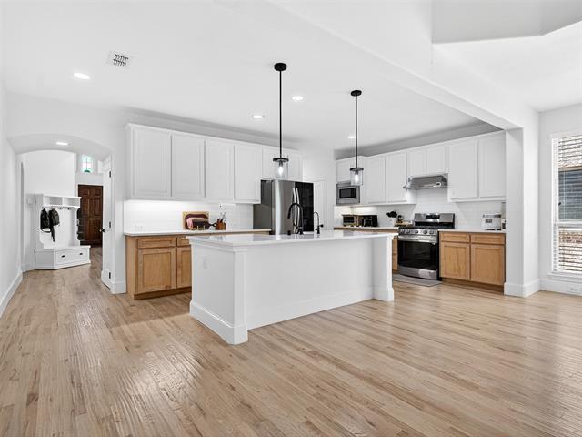 Building Photo - 37114 Wagon Wheel Way