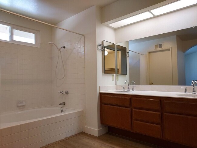 Building Photo - Rancho Penasquitos - 4bed/3bath Single-Two Story Family Home with 2 Car Garage (PRE-LEASING FOR A...