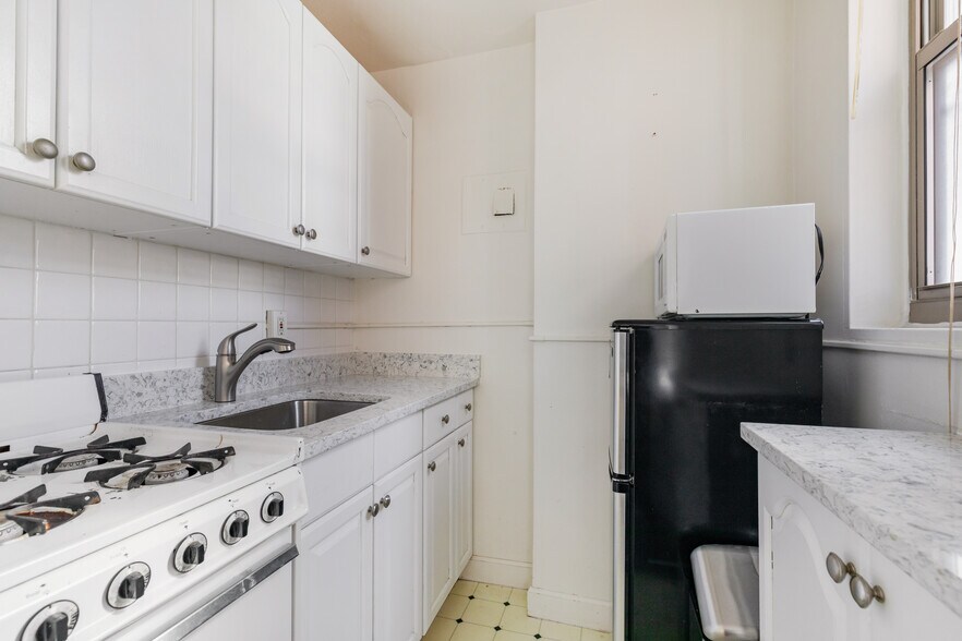 Building Photo - 1121 ARLINGTON