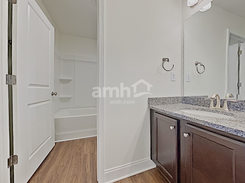 Building Photo - 4905 Canyon Creek Way