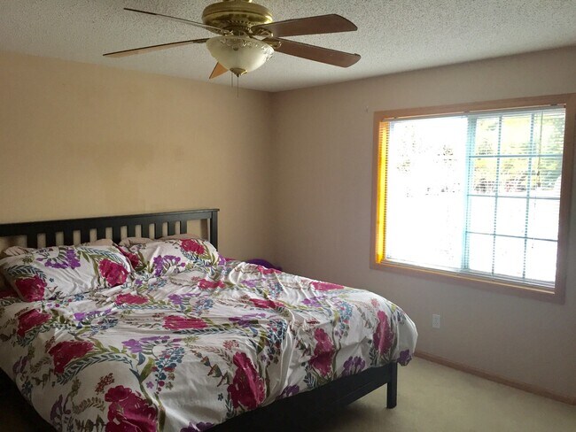 Building Photo - Spacious 3Br/3Ba TH in Eagan!!