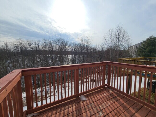 Building Photo - 3-Level TH, 3 BR, 2.5 BA, Garage