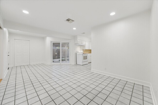 Building Photo - 6314 Mobud Dr