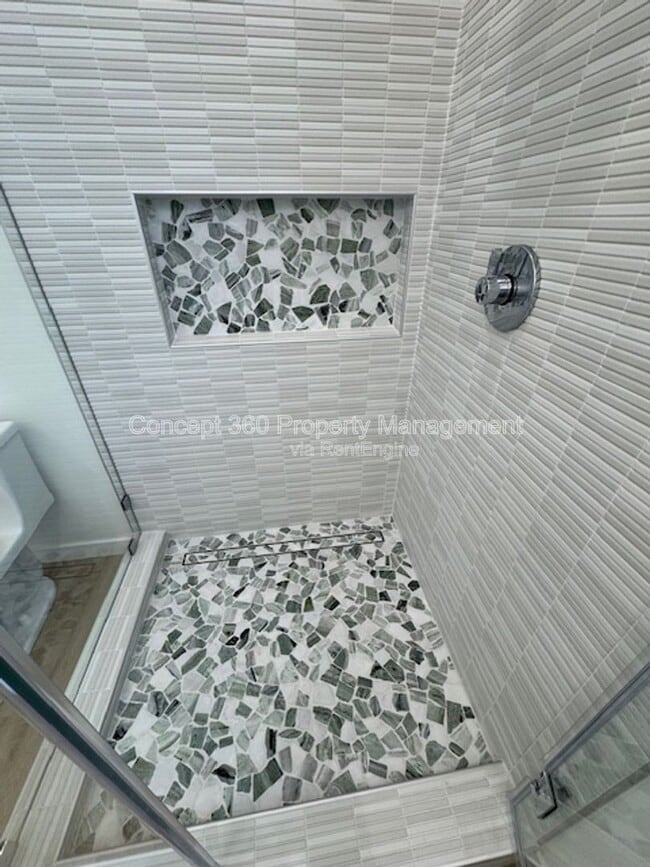 Building Photo - 6170 Briercrest Ave