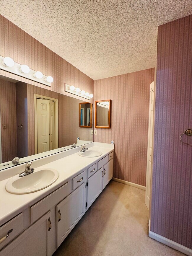 Building Photo - 3708 Longchamp Cir