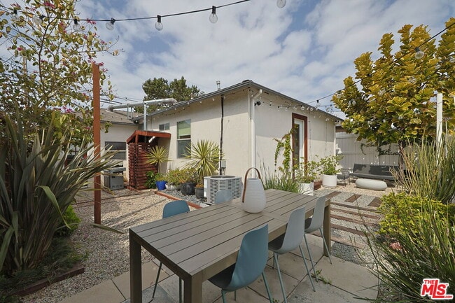 Building Photo - 1630 Penmar Ave