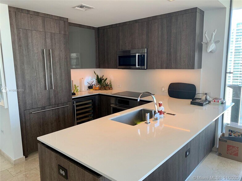 Building Photo - 88 SW 7th St