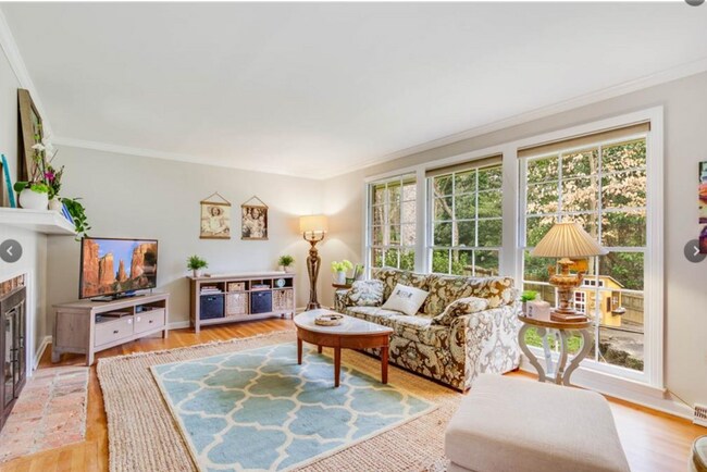 Building Photo - Ranch home in the city of Chamblee