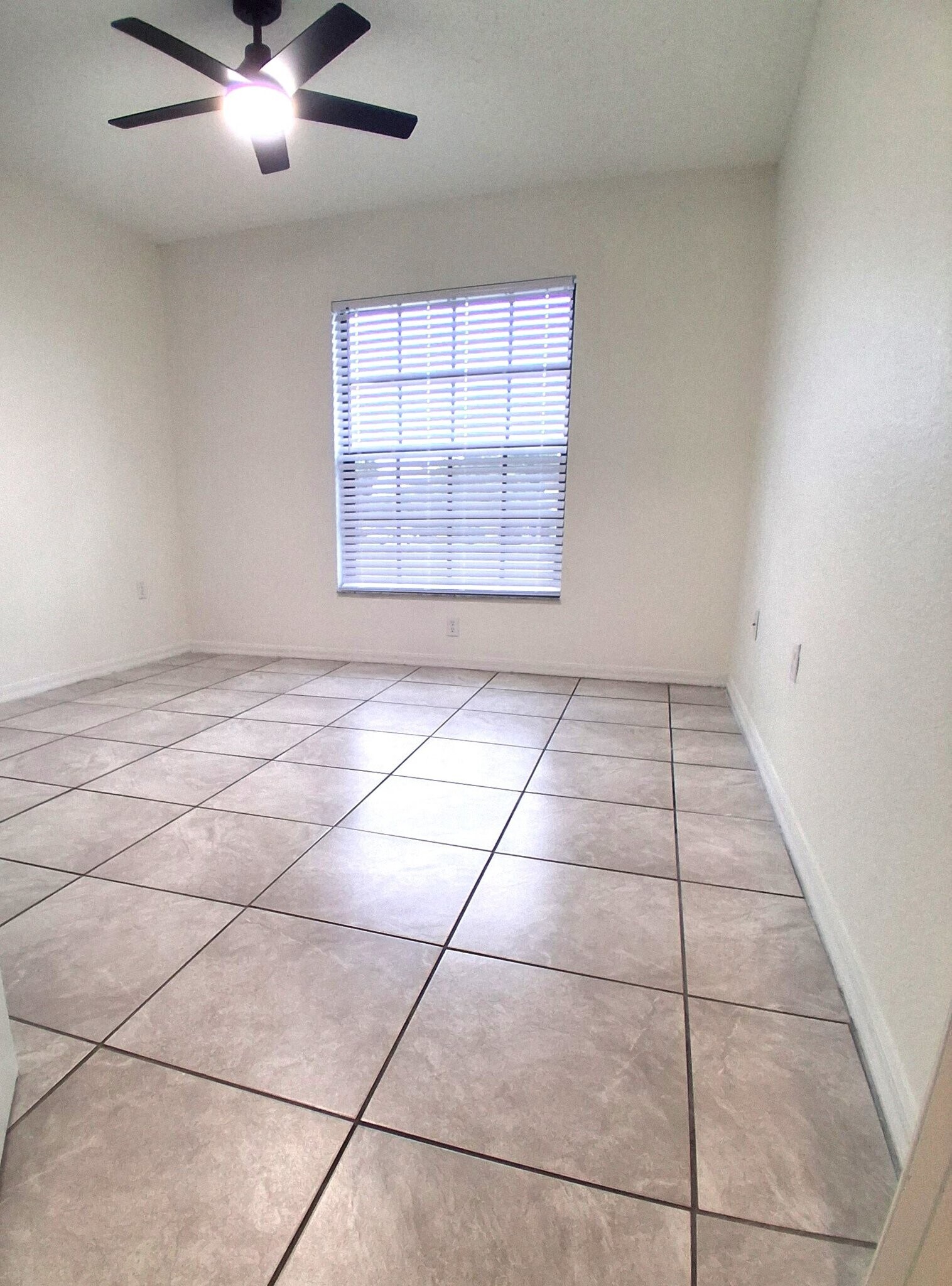 Building Photo - 10490 Chalmer St