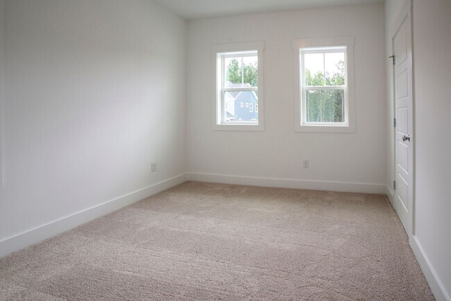 Building Photo - Chatham Park *Like New* Late July availability!