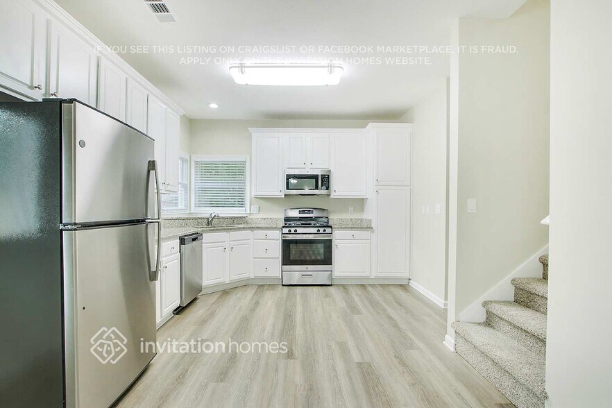 Building Photo - 2613 Jacobean Rd