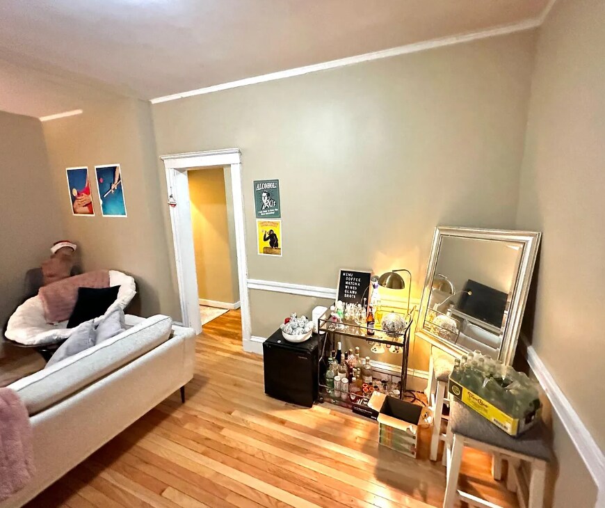 Building Photo - 68 Egmont St