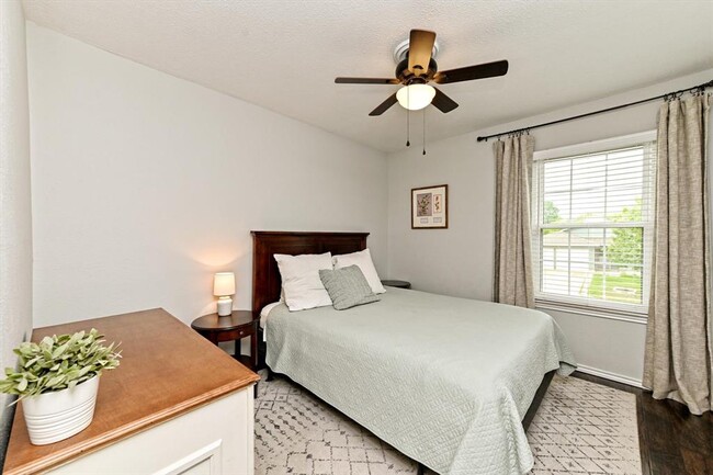 Building Photo - 1407 Atterbury Ln