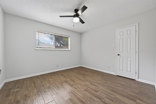 Building Photo - 6102 Crakston St