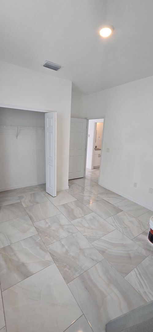 Building Photo - GREAT SW LEHIGH LOCATION-THREE BEDROOM -2 BATH-MOVE IN READY