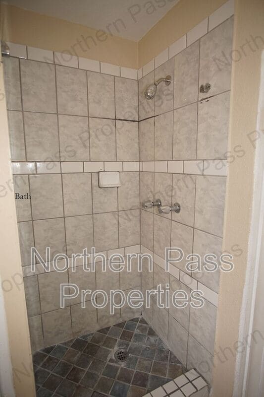 Building Photo - 3922 N Piedras St