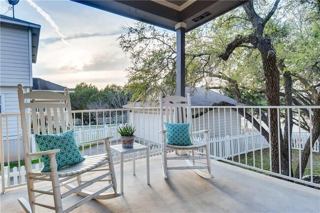 Building Photo - 903 Peyton Pl