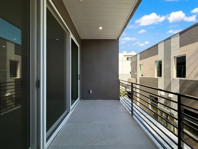 Building Photo - 336 14th St N