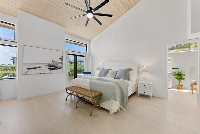 Building Photo - 1013 Bel Air Dr