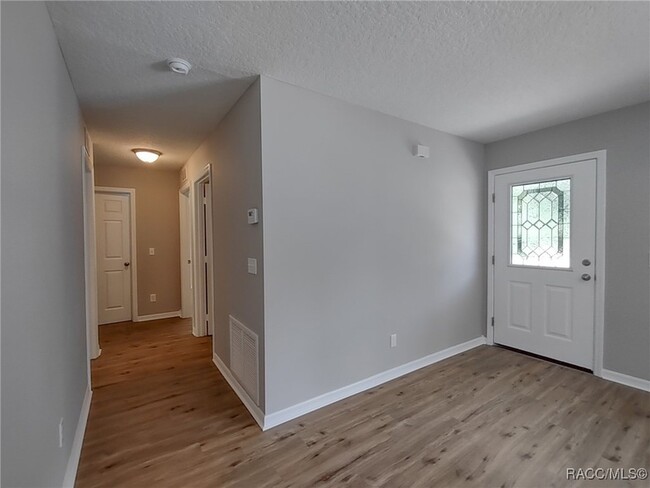 Building Photo - 3327 E Paula Ln
