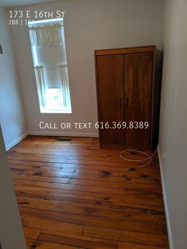 Building Photo - 173 E 16th St